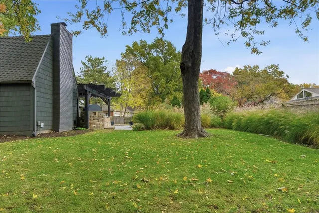 $975,000 | 3523 West 100th Terrace, Leawood, KS 66206