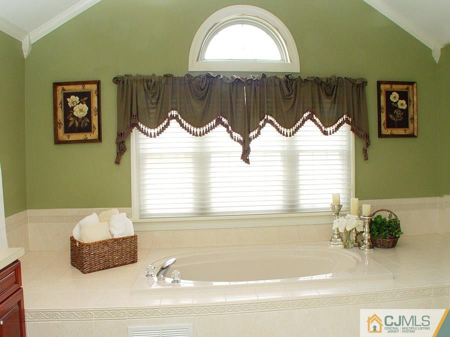 40 Rue Chagall Somerset, NJ 08873 - Photo 12 of 22 Gallery Image 12