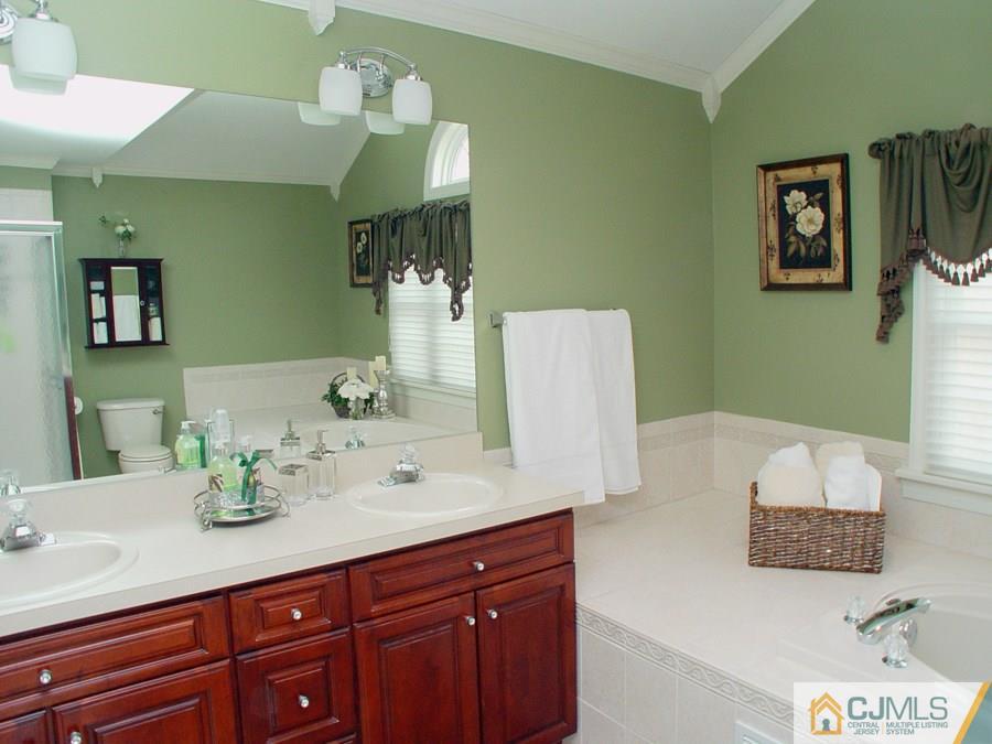 40 Rue Chagall Somerset, NJ 08873 - Photo 13 of 22 Gallery Image 13