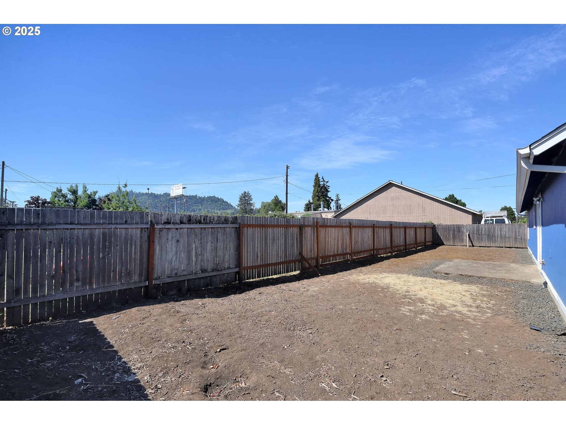 176 19th Street Springfield, OR 97477 - Photo 32 of 35 a view of a backyard