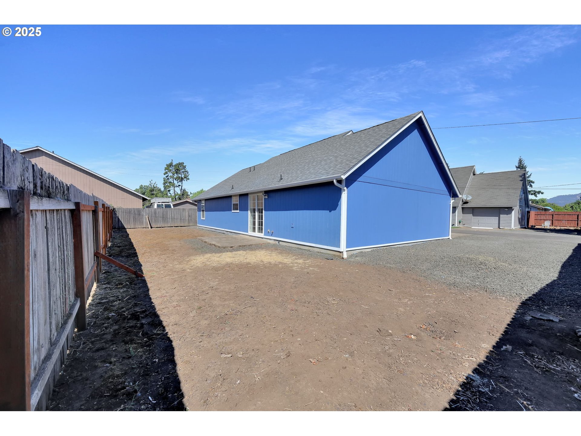 176 19th Street Springfield, OR 97477 - Photo 33 of 35 a view of a big room with staircase
