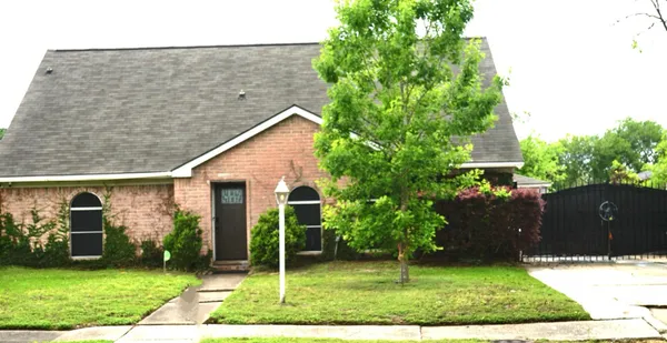 $249,900 | 12403 Huntington Field Drive, Houston, TX 77099