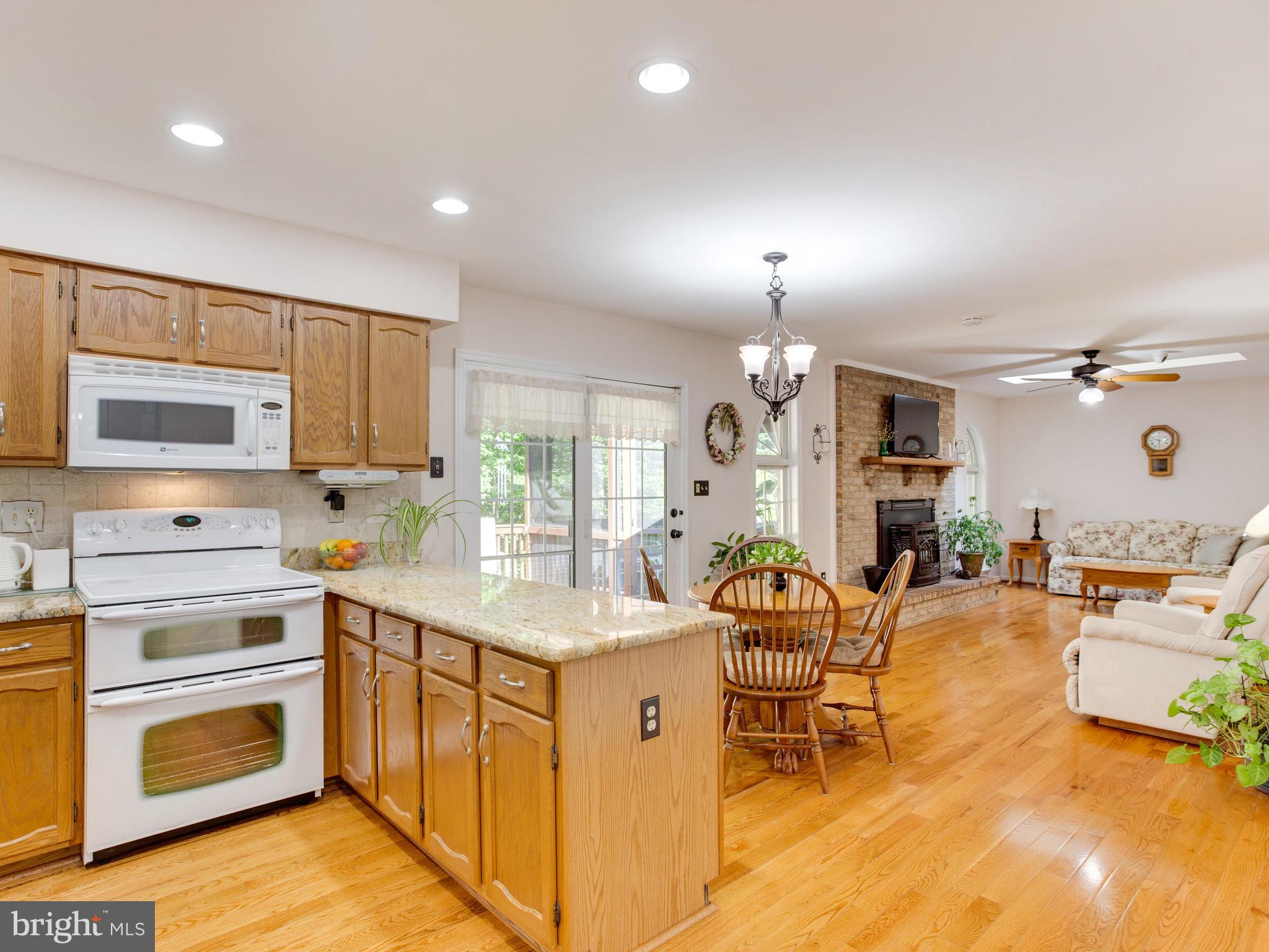 9710 Smith Way Dunkirk, MD 20754 - Photo 14 of 66 Updated appliances and granite countertops