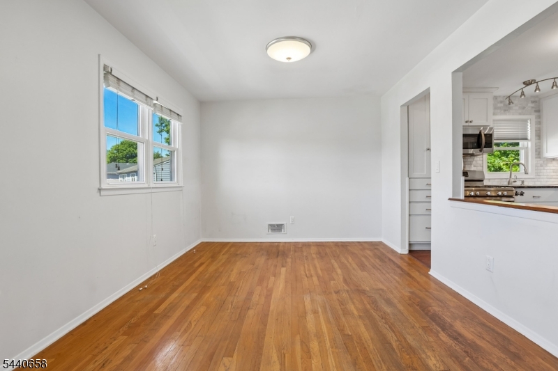 345 Trotting Road Union, NJ 07083 - Photo 23 of 43
