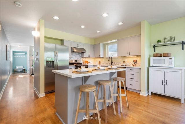 $603,500 | 6728 35th Place South, Seattle, WA 98118