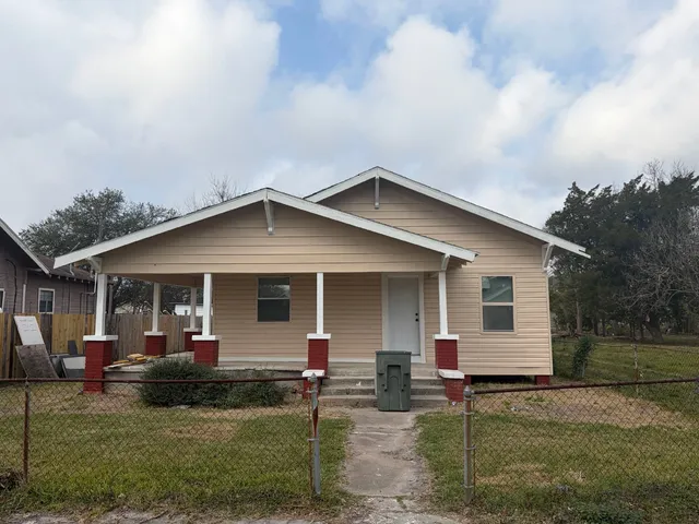 $1,500 | 2015 11th Street, Port Arthur, TX 77640