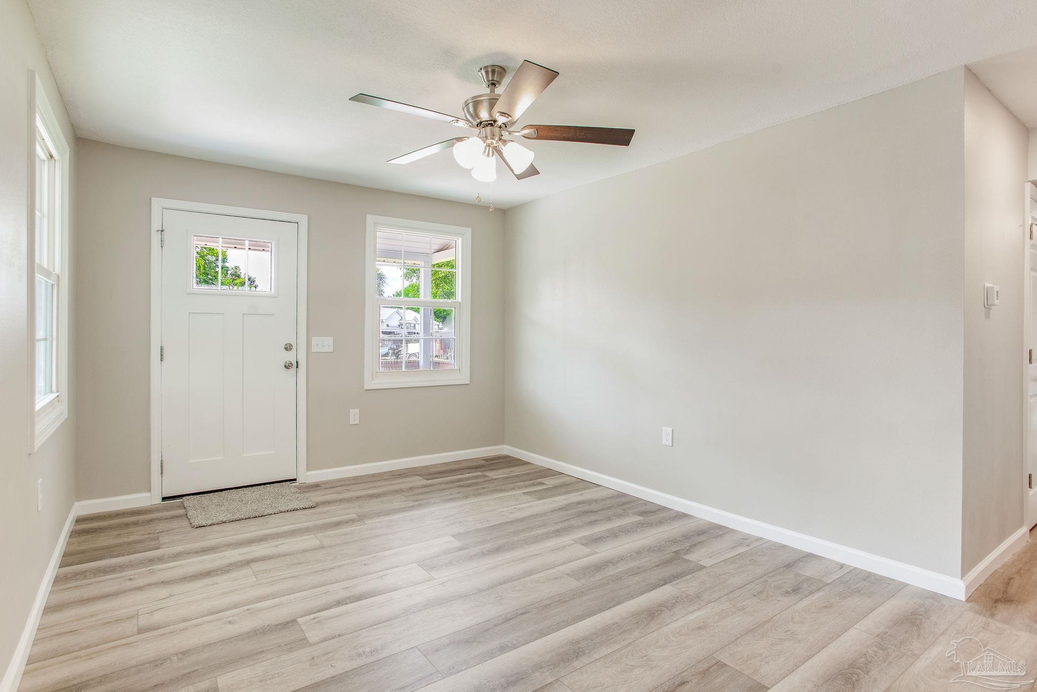 120 Milton Road Pensacola, FL 32507 - Photo 4 of 32 Gallery Image 4