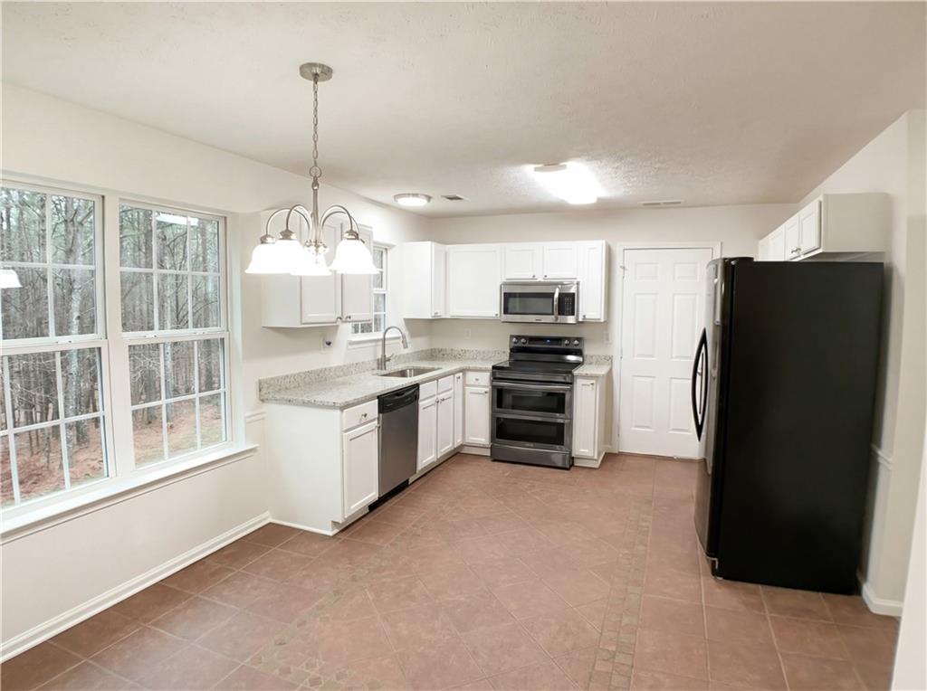 1426 River Falls View Monroe, GA 30655 - Photo 7 of 22