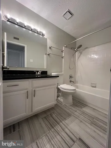 $269,900 | 1530 Lincoln Way, Unit 202, McLean, VA 22102