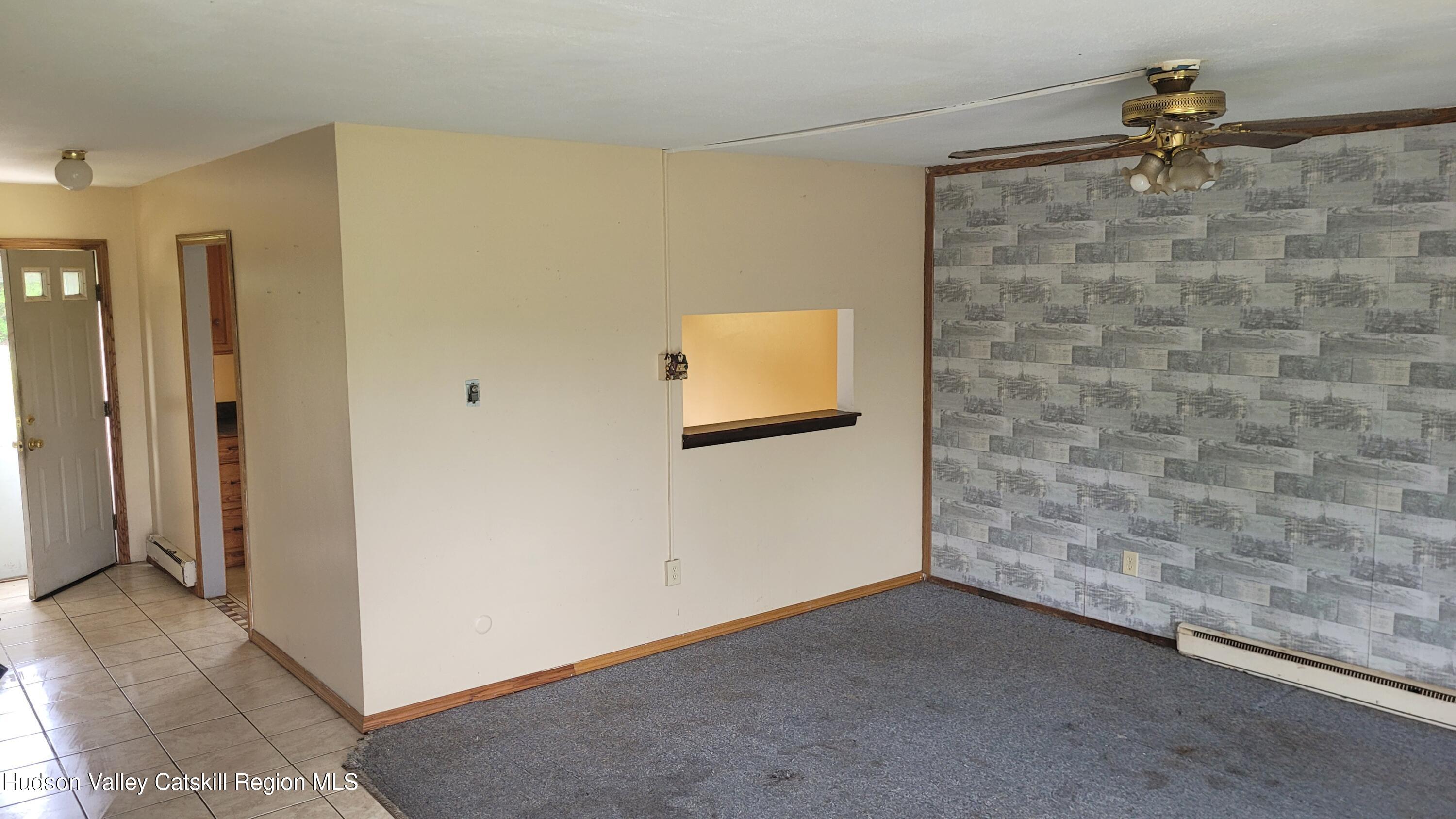 881 Albany Post Road, Unit 5 New Paltz, NY 12561 - Photo 6 of 16 a view of a bathroom
