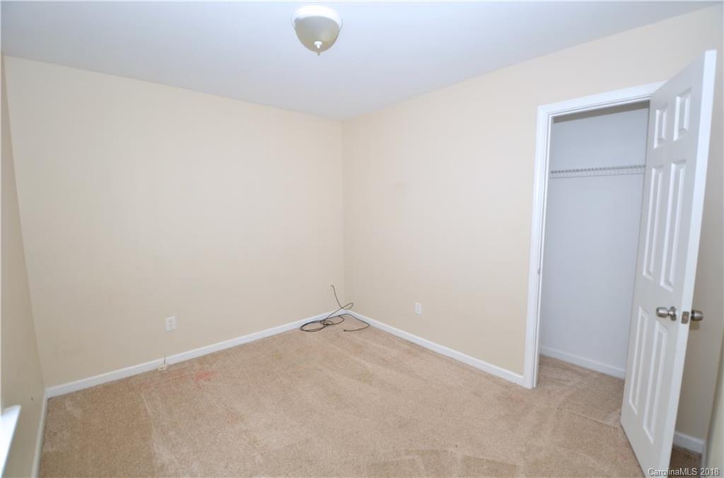 610 South Hoskins Road Charlotte, NC 28208 - Photo 12 of 13