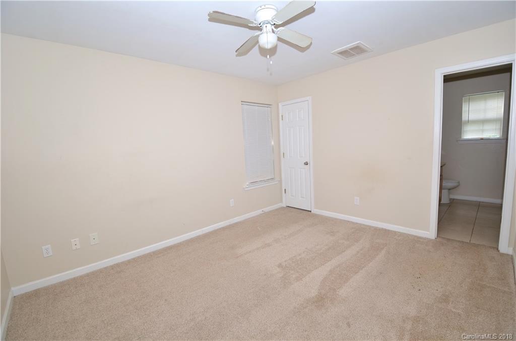 610 South Hoskins Road Charlotte, NC 28208 - Photo 6 of 13