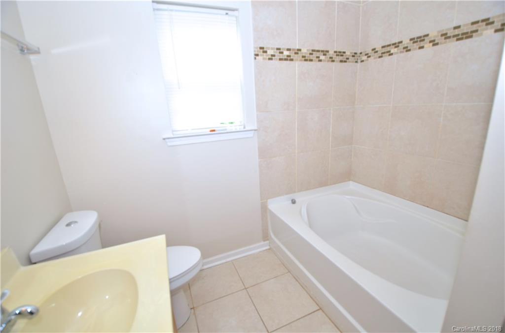 610 South Hoskins Road Charlotte, NC 28208 - Photo 8 of 13