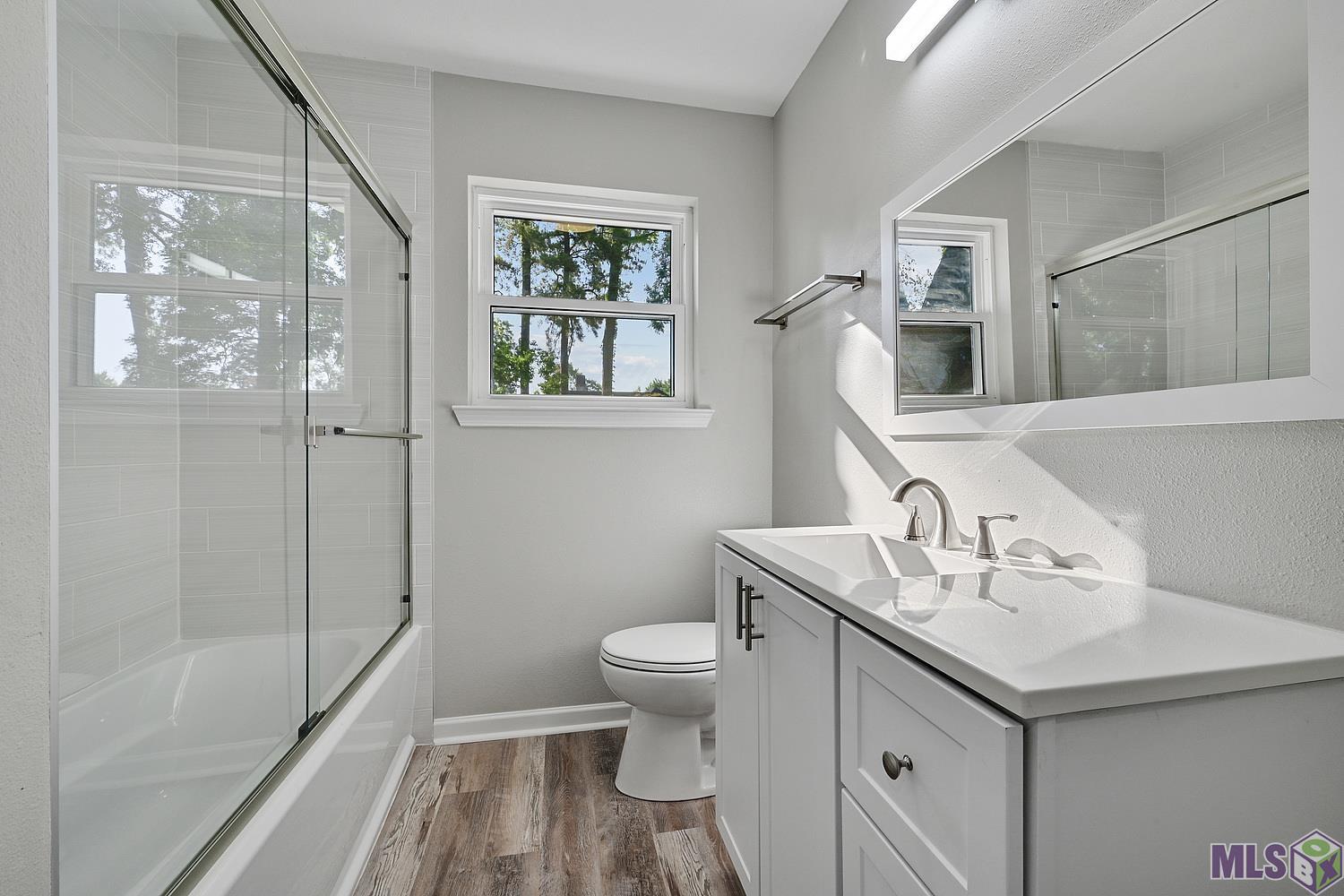 3825 Partridge Lane Baton Rouge, LA 70809 - Photo 11 of 15 Guest Bathroom