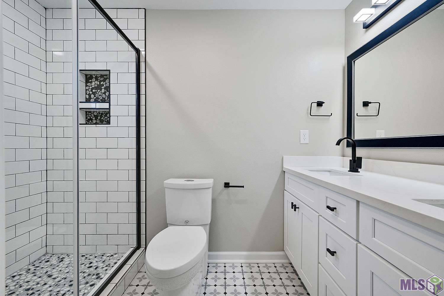 3825 Partridge Lane Baton Rouge, LA 70809 - Photo 9 of 15 Master Bathroom