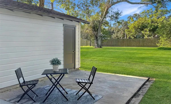 $338,500 | 701 Cannan Drive, Angleton, TX 77515