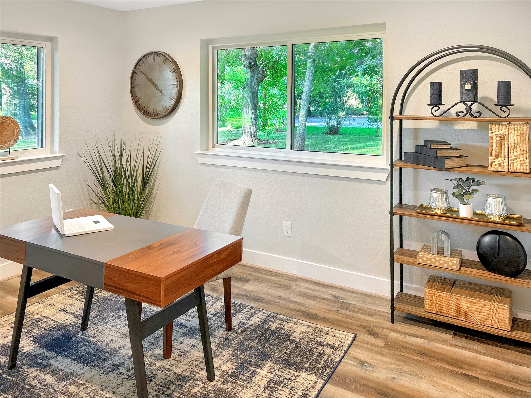 701 Cannan Drive Angleton, TX 77515 - Photo 2 of 16