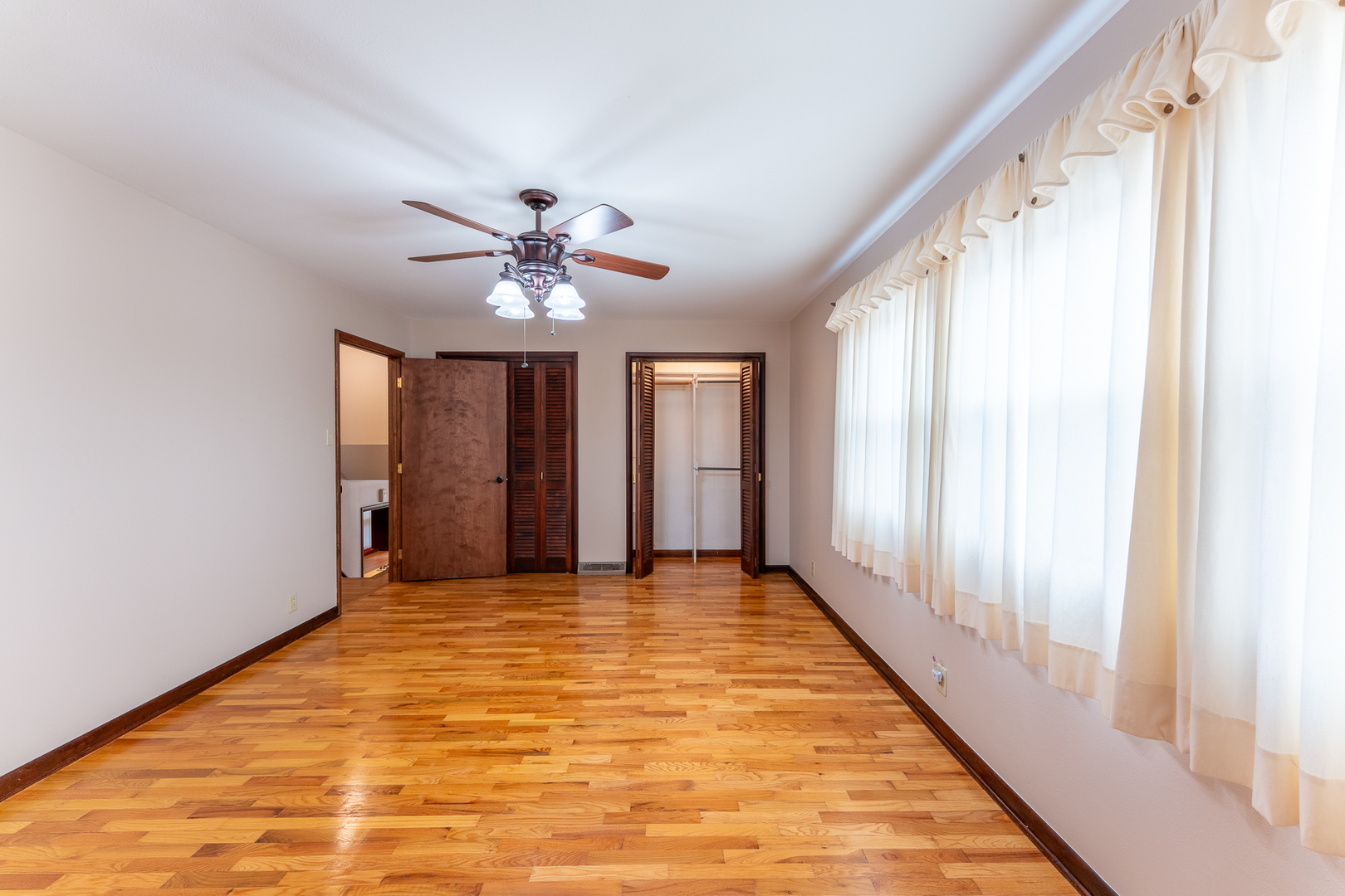 212 Kane Drive Herrin, IL 62948 - Photo 18 of 44 a view of an empty room with a window
