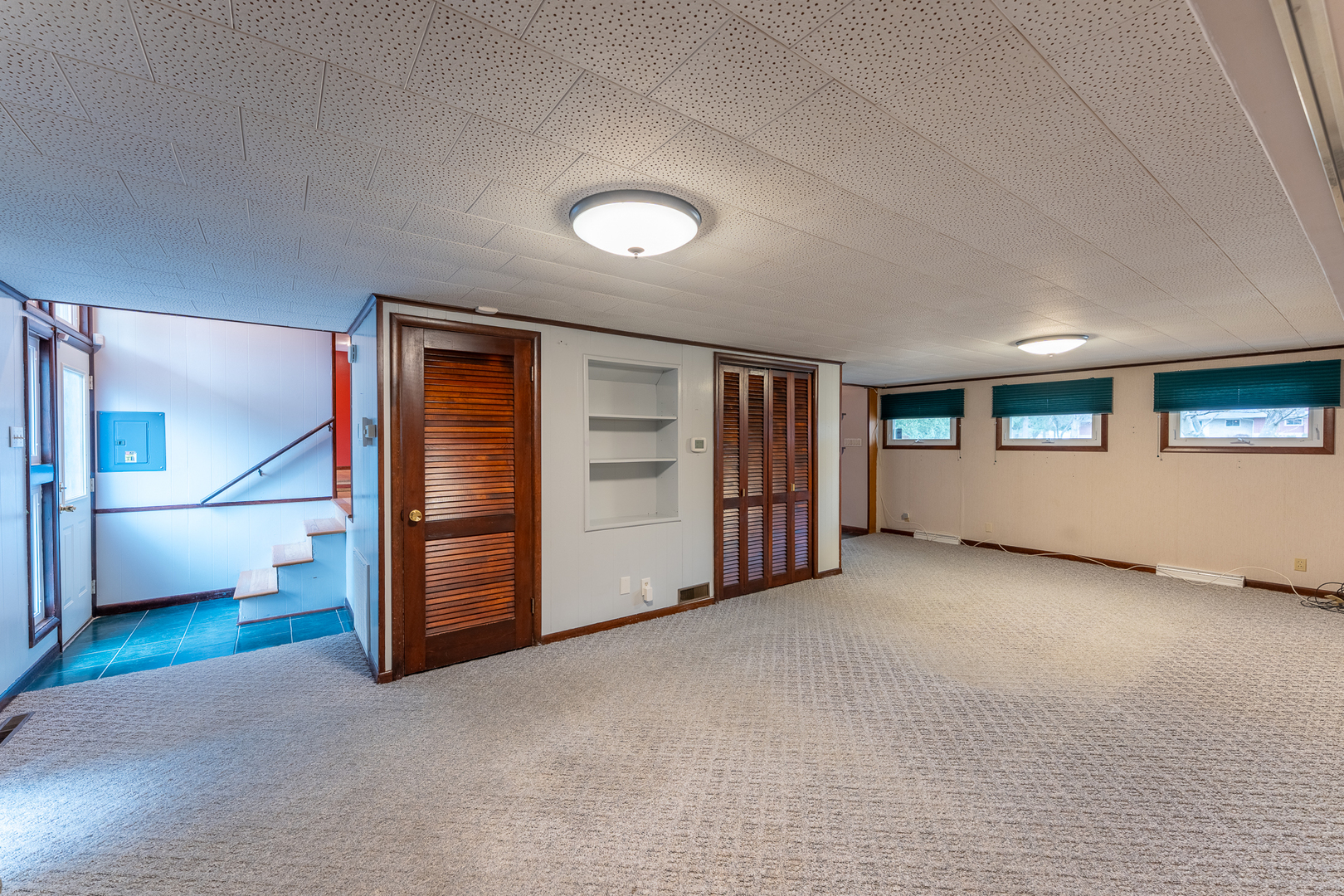 212 Kane Drive Herrin, IL 62948 - Photo 30 of 44 a view of an empty room and a window