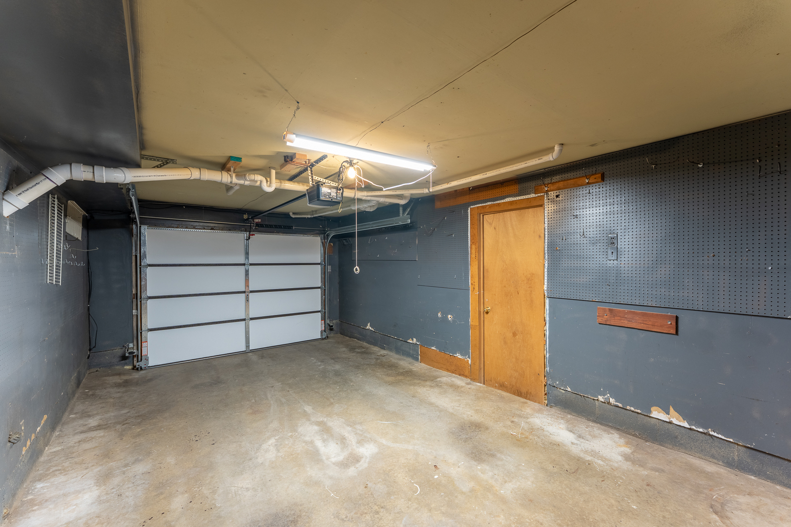 212 Kane Drive Herrin, IL 62948 - Photo 34 of 44 a view of a garage