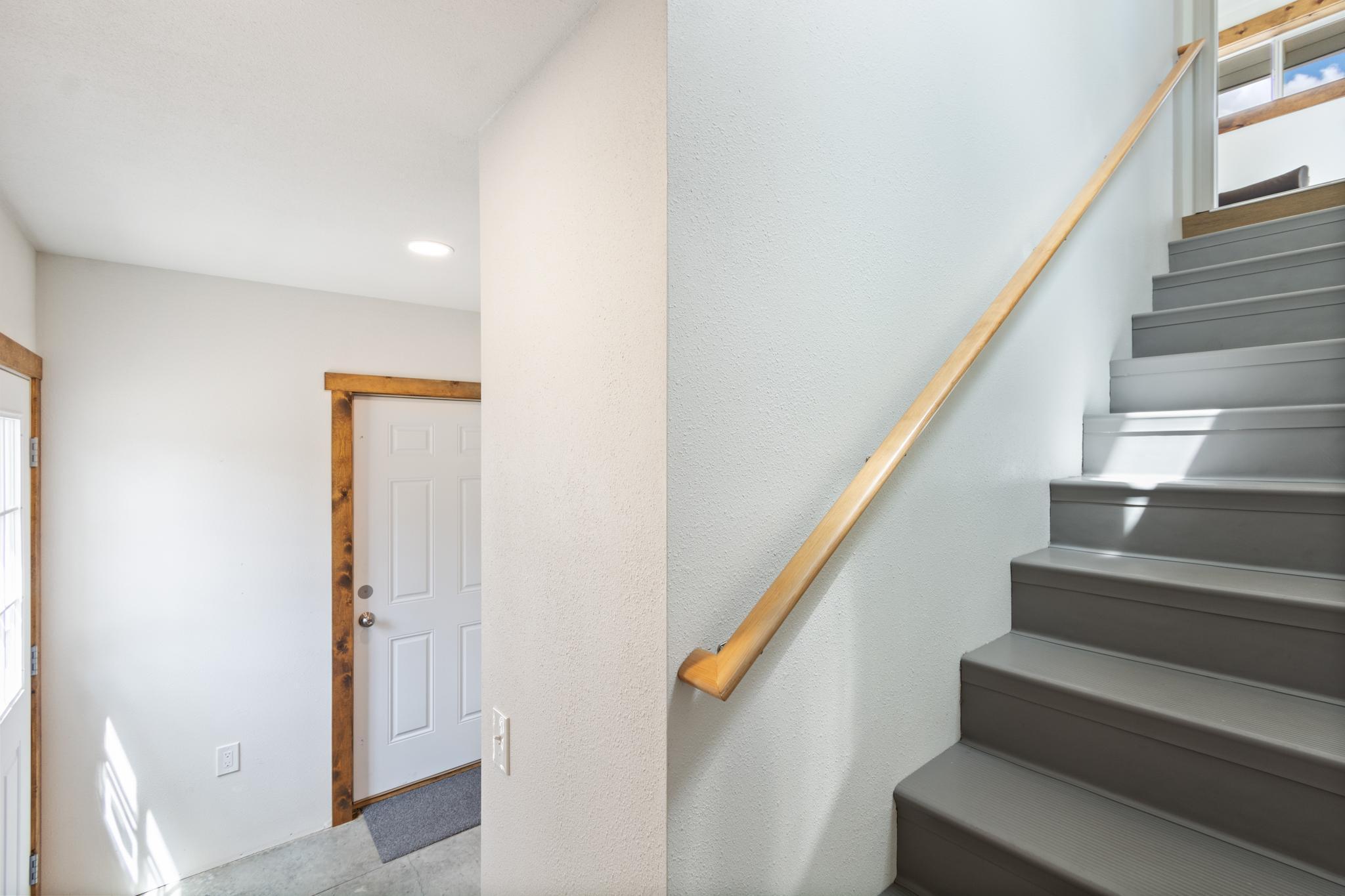63262 Vogt Road Bend, OR 97701 - Photo 46 of 65 ADDITION: Staircase