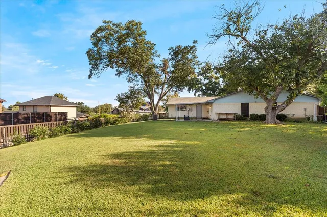 $2,450 | 2733 Biloxi Lane, Mesquite, TX 75150