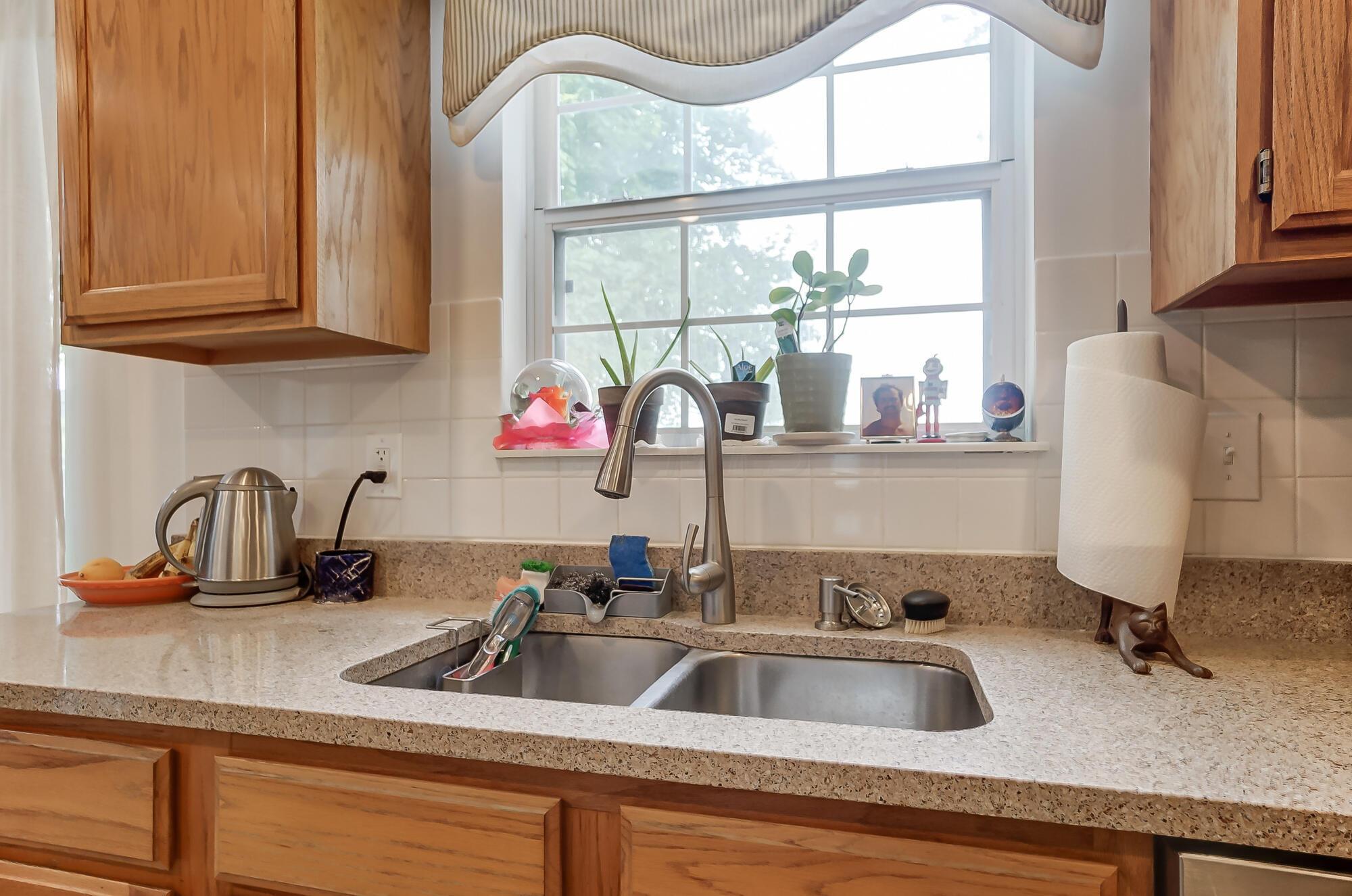 5694 Davidson Road Hilliard, OH 43026 - Photo 14 of 67 Granite countertops