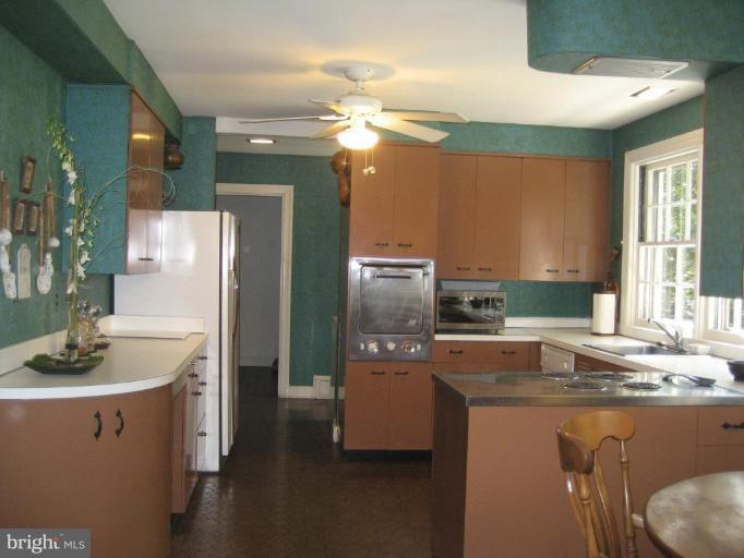 7100 Marlan Drive Alexandria, VA 22307 - Photo 13 of 27 Kitchen #2