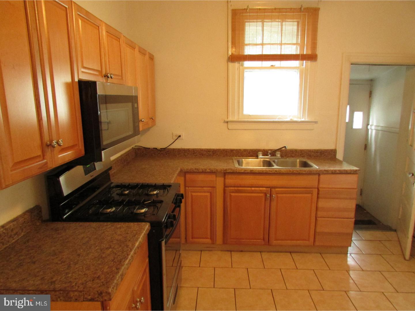 566 Marwood Road Philadelphia, PA 19120 - Photo 5 of 13 Gallery Image 5