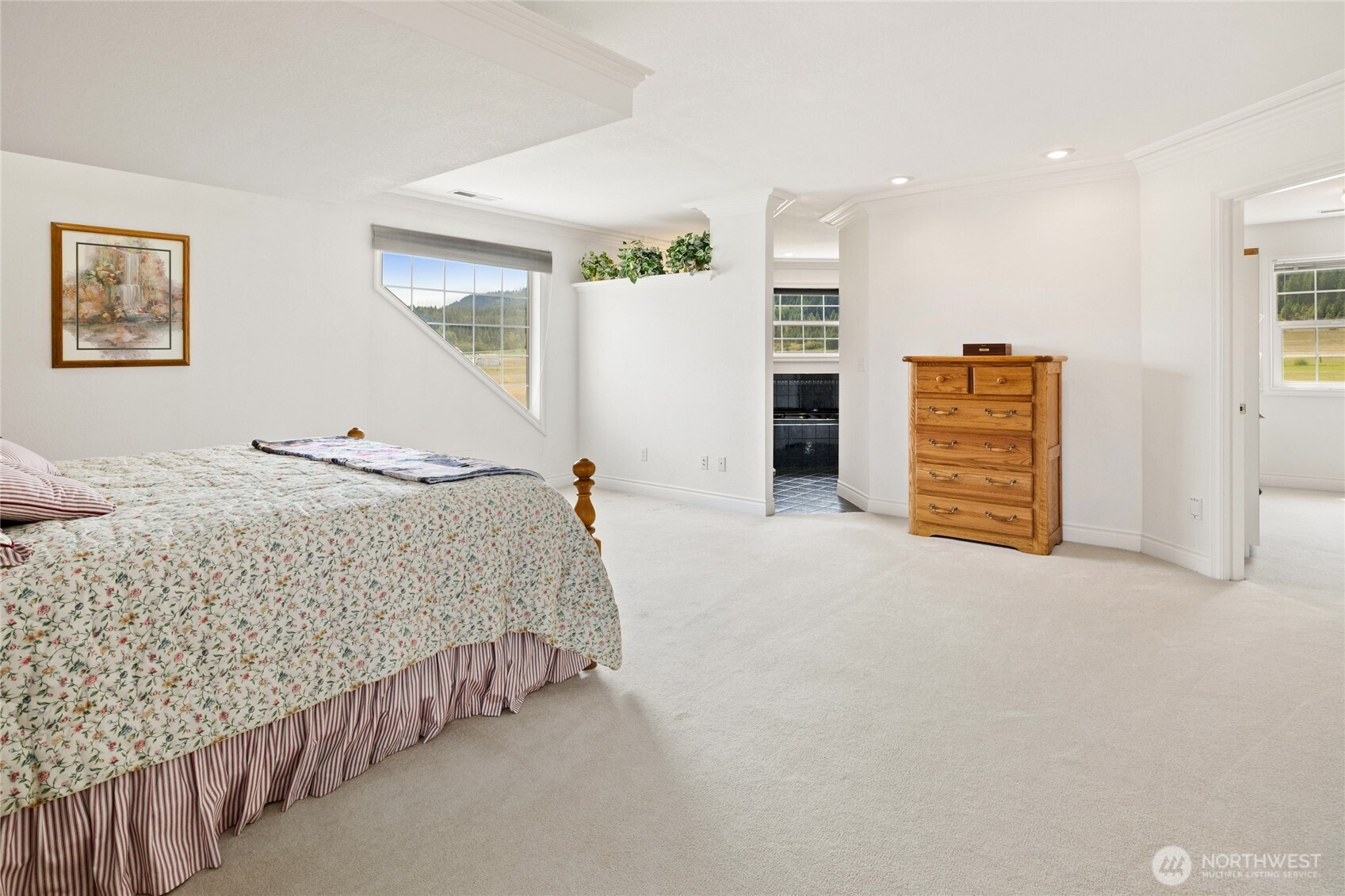 6280 Lower Peoh Point Road Cle Elum, WA 98922 - Photo 21 of 38 a bedroom with furniture and window