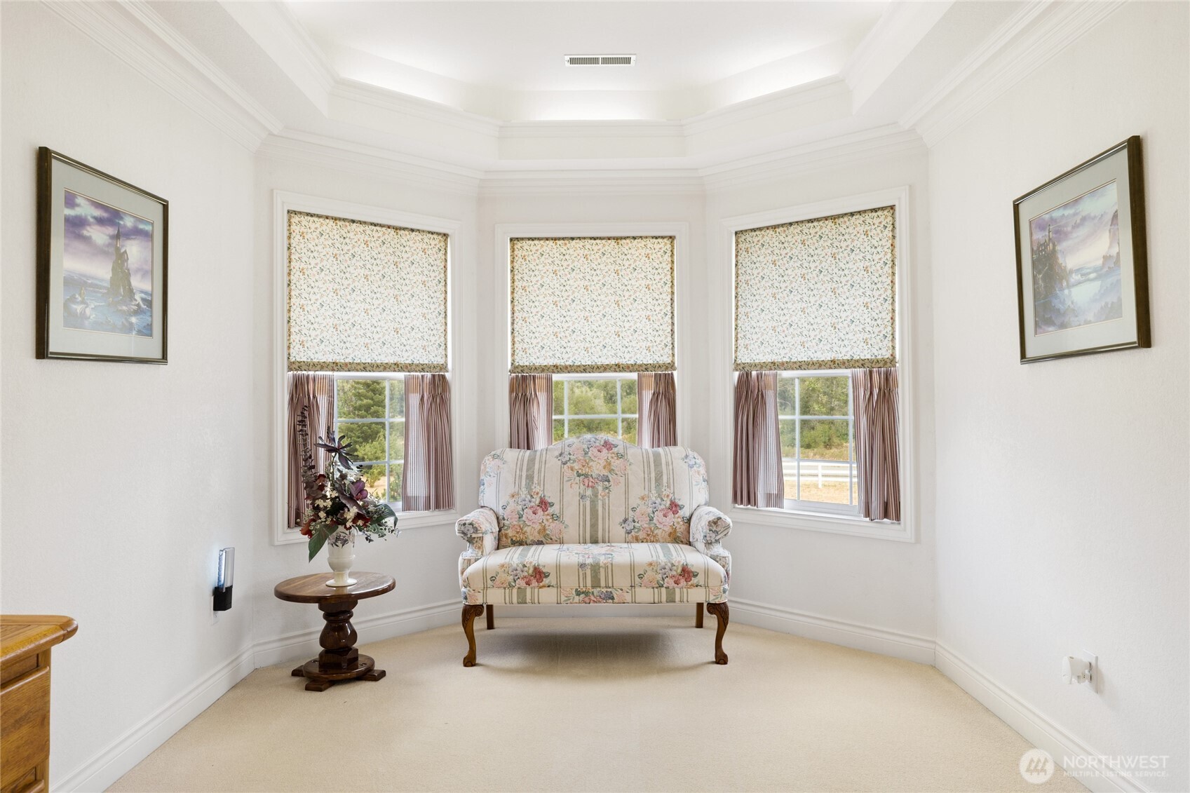 6280 Lower Peoh Point Road Cle Elum, WA 98922 - Photo 25 of 38 a living room with furniture and windows