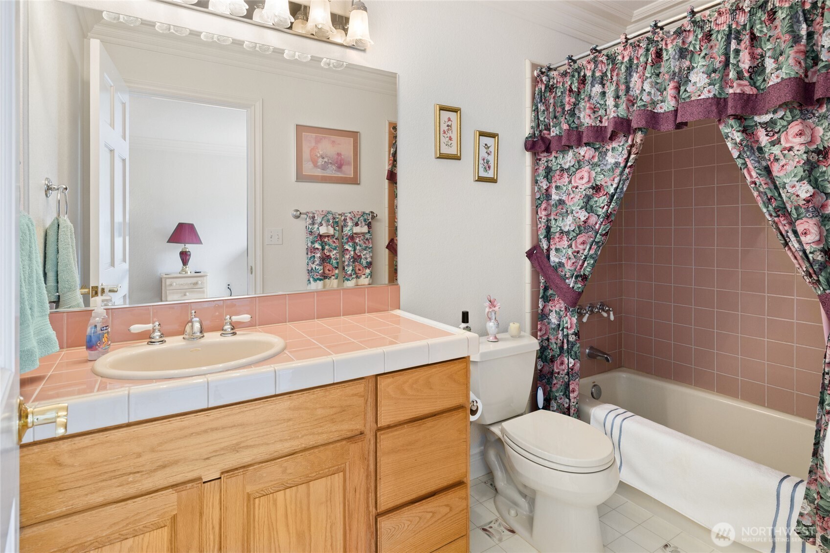 6280 Lower Peoh Point Road Cle Elum, WA 98922 - Photo 27 of 38 a bathroom with a sink toilet and shower
