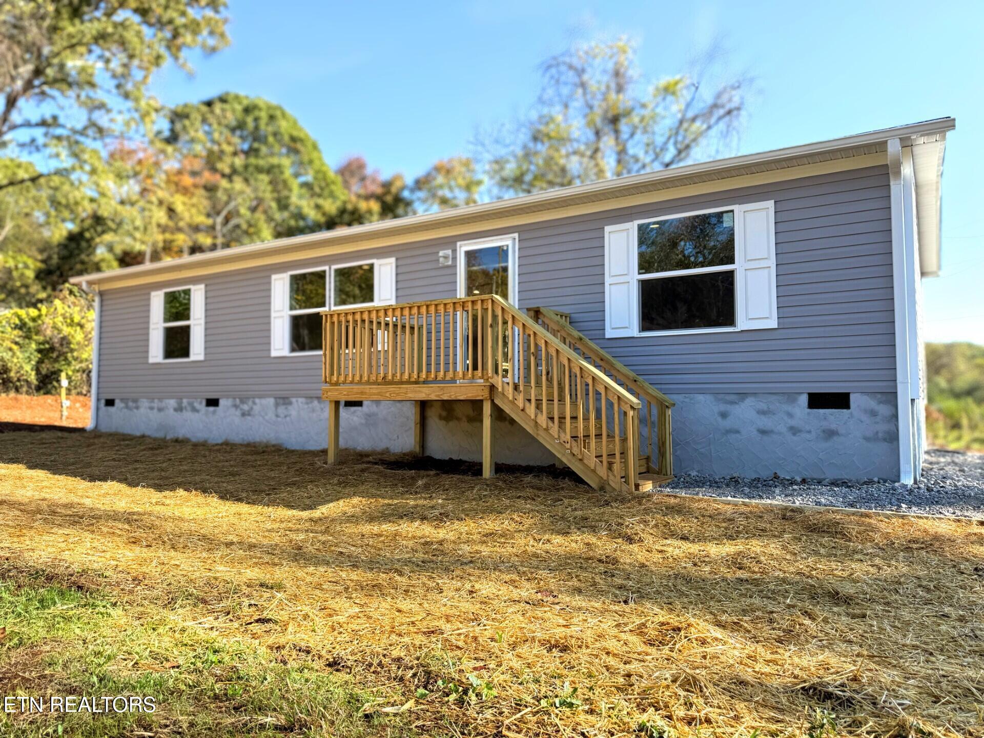 316 Ridge Circle Kingston, TN 37763 - Photo 1 of 9 Front Elevation Close Up