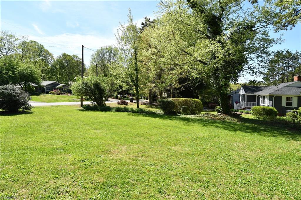 4102 Robinhood Road Winston-Salem, NC 27106 - Photo 4 of 36 Gallery Image 4