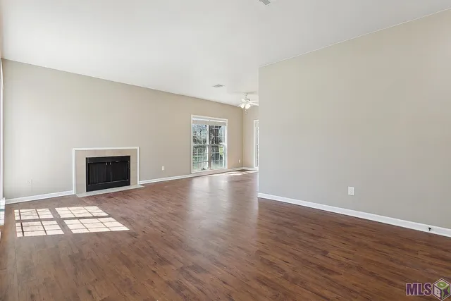 $159,000 | 7312 North Jefferson Pl Circle, Unit A, Baton Rouge, LA 70809