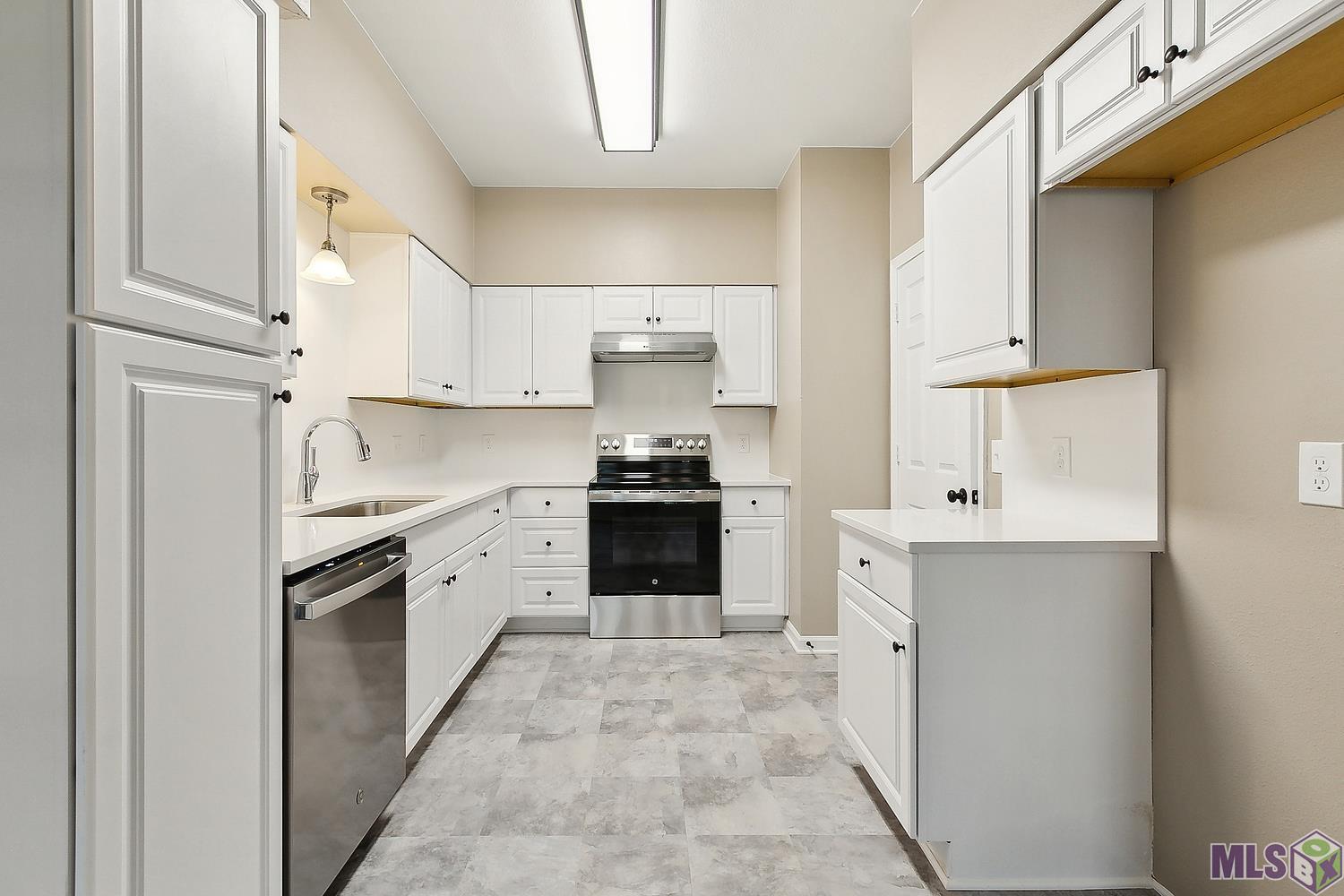 7312 North Jefferson Pl Circle, Unit A Baton Rouge, LA 70809 - Photo 5 of 17