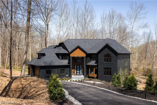 $1,690,000 | 6100 Loch Lomond Court, Solon, OH 44139