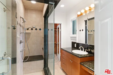 $7,995,000 | 521 North Rexford Drive, Beverly Hills, CA 90210