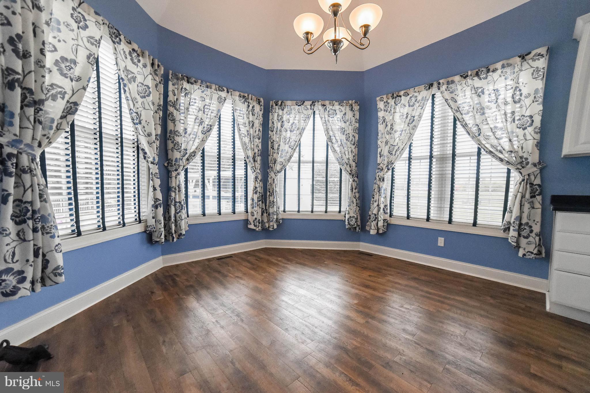 18151 St Jeromes Neck Road Dameron, MD 20628 - Photo 10 of 30 Delightful bay window area for breakfast