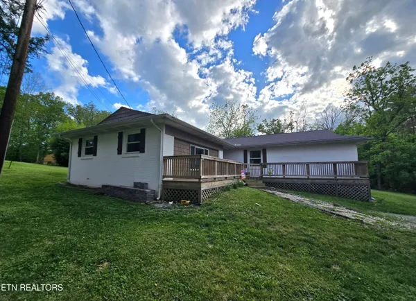 $279,000 | 224 Parkey Road, Ewing, VA 24248