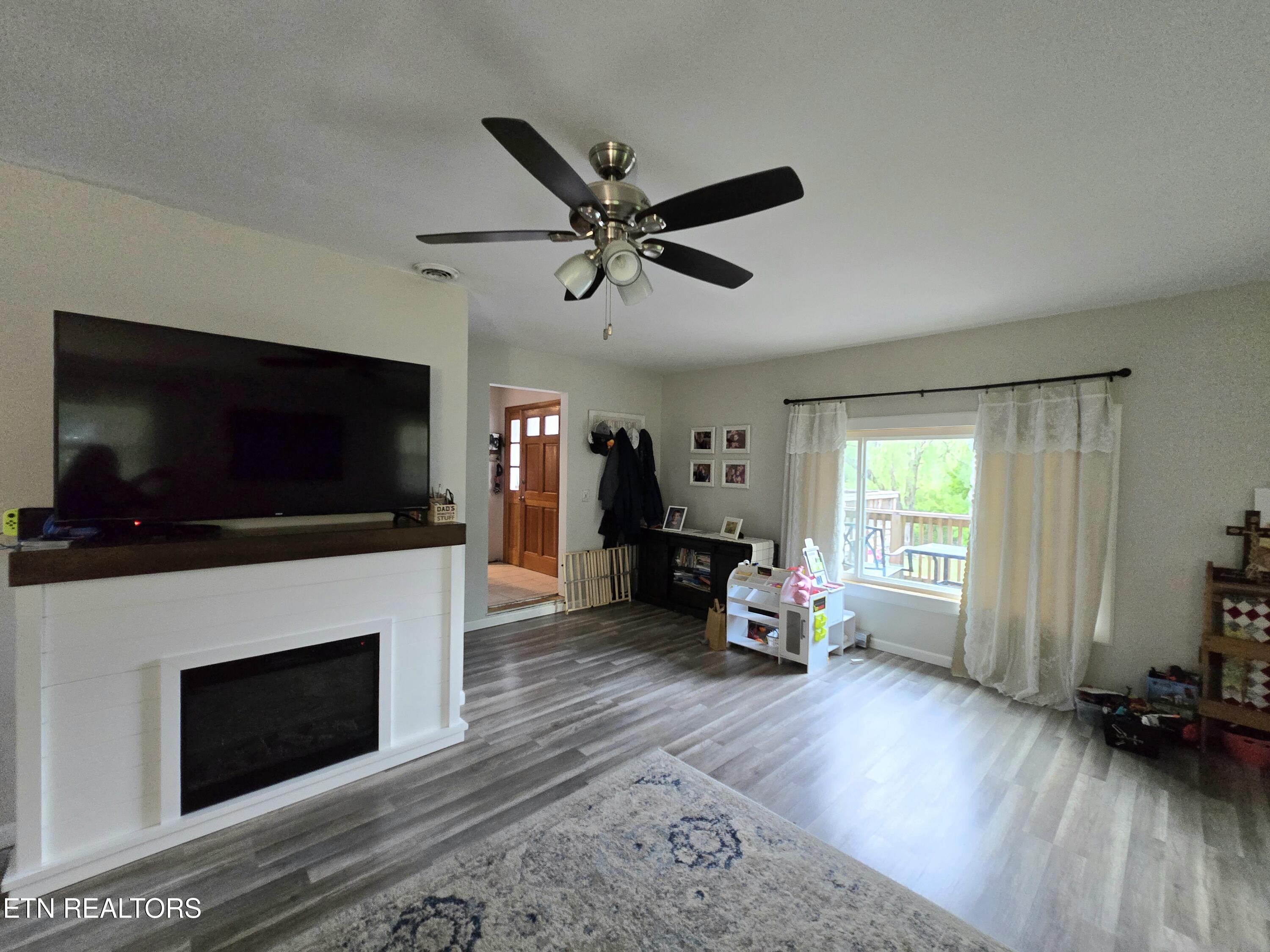 224 Parkey Road Ewing, VA 24248 - Photo 14 of 25 20260429_181537
