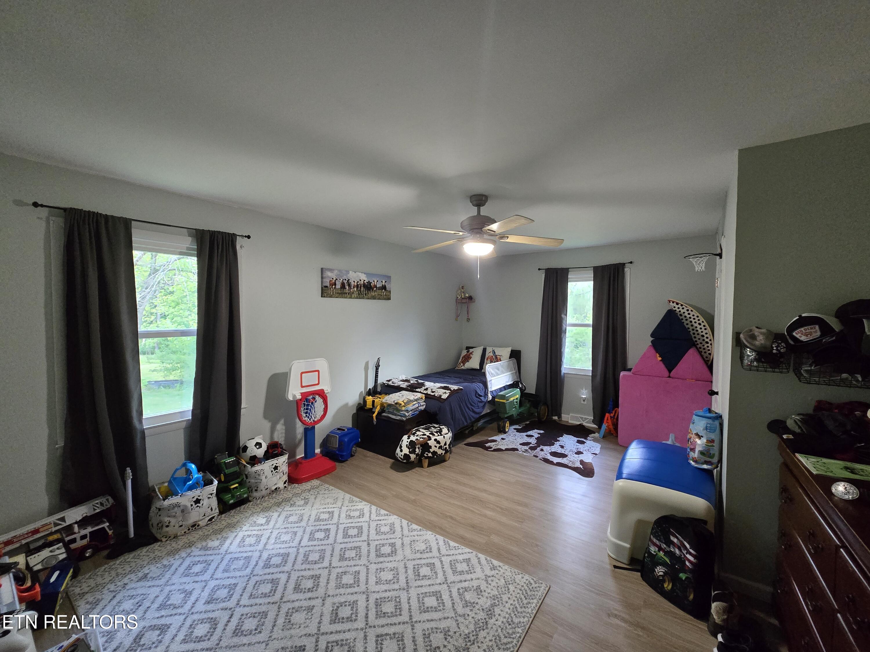 224 Parkey Road Ewing, VA 24248 - Photo 17 of 25 20260429_181056