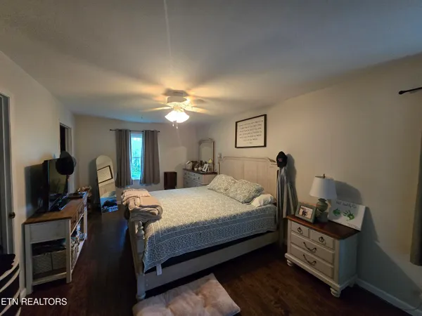 $279,000 | 224 Parkey Road, Ewing, VA 24248