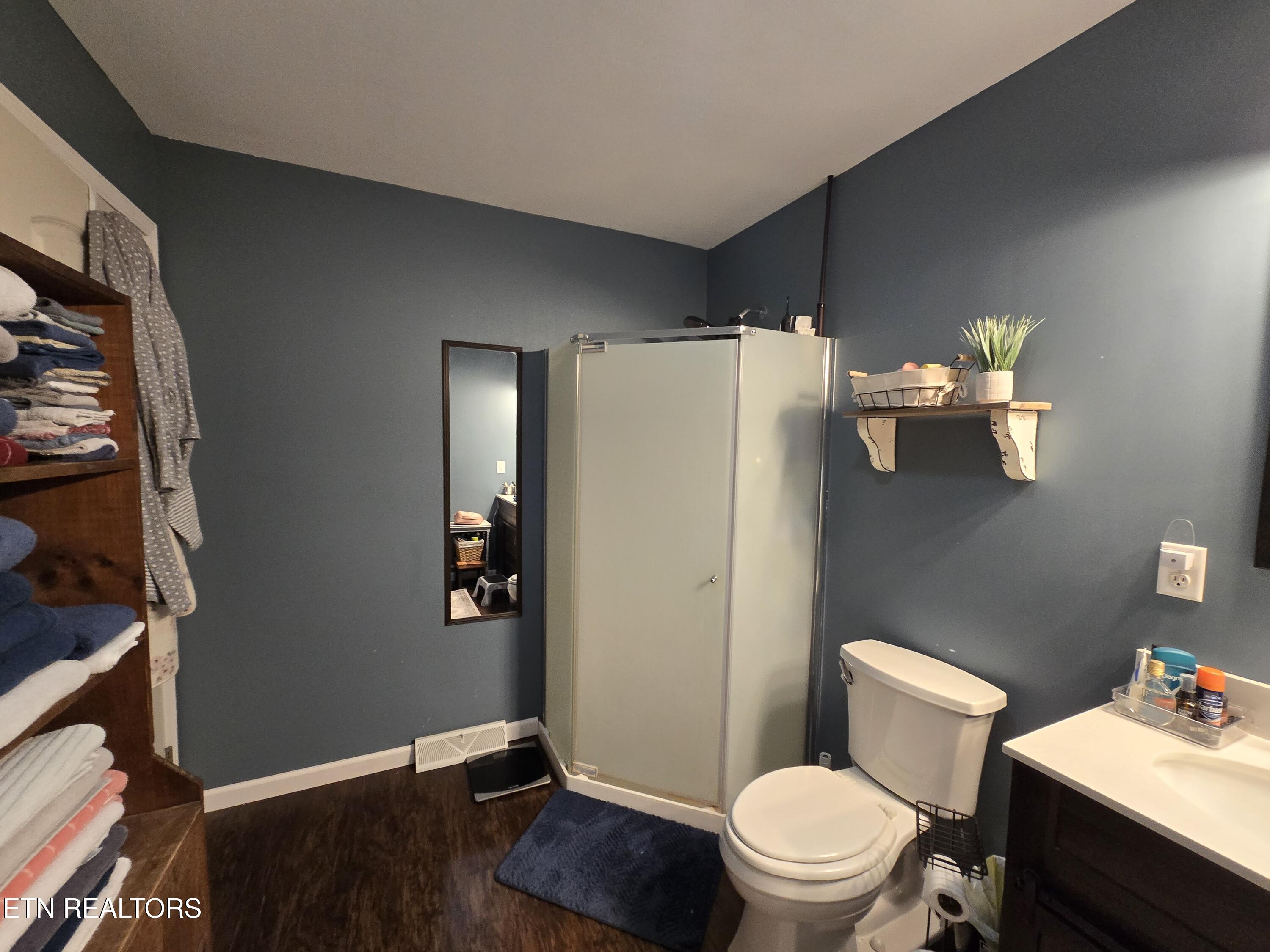 224 Parkey Road Ewing, VA 24248 - Photo 21 of 25 20260429_181147