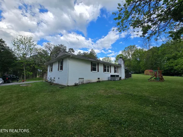 $279,000 | 224 Parkey Road, Ewing, VA 24248