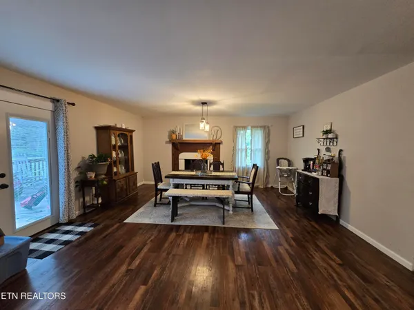 $279,000 | 224 Parkey Road, Ewing, VA 24248