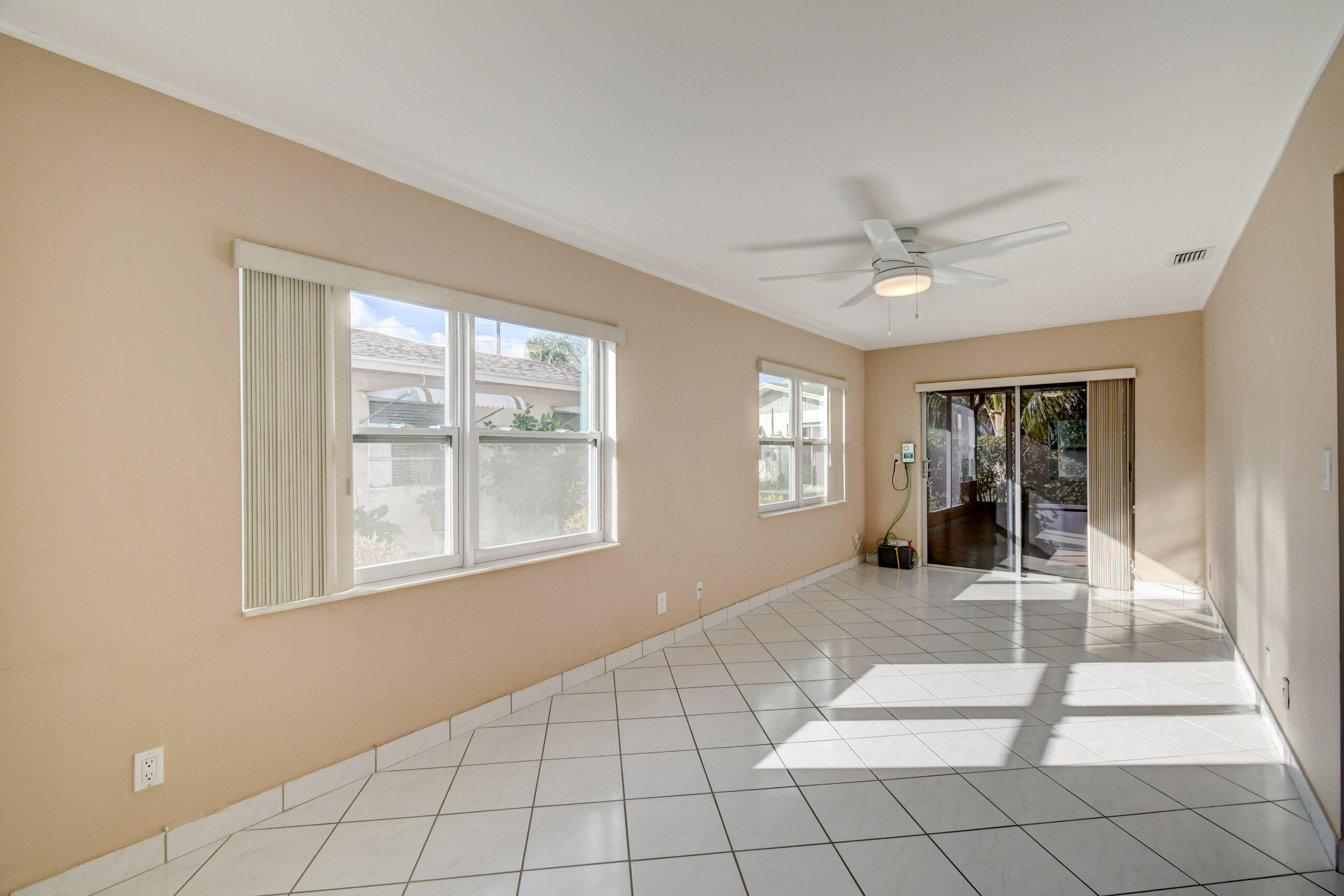 6088 Dusenburg Road Delray Beach, FL 33484 - Photo 17 of 40 Florida Room