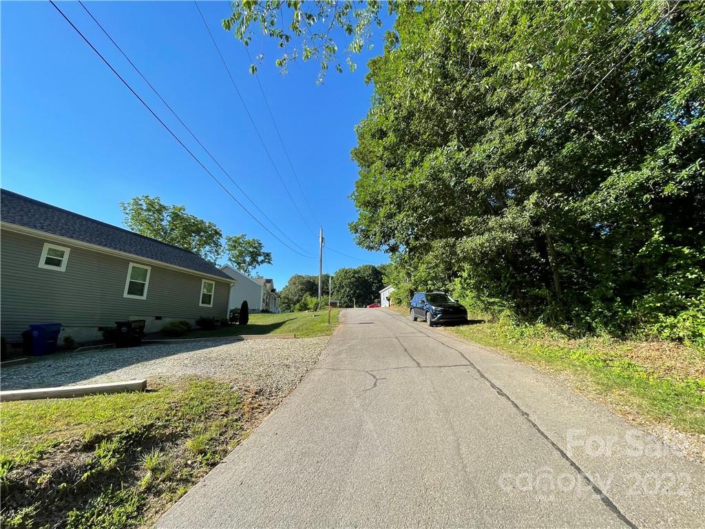 112 Craven Road Waynesville, NC 28786 - Photo 4 of 4 Gallery Image 4