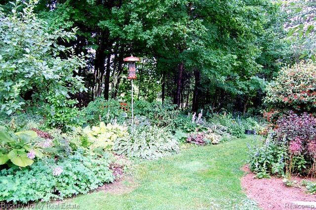 1900 Brewer Road Howell, MI 48855 - Photo 11 of 17 Lots of Perennials