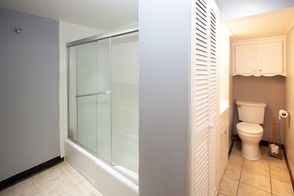 8 Fern Street Worcester, MA 01610 - Photo 16 of 24